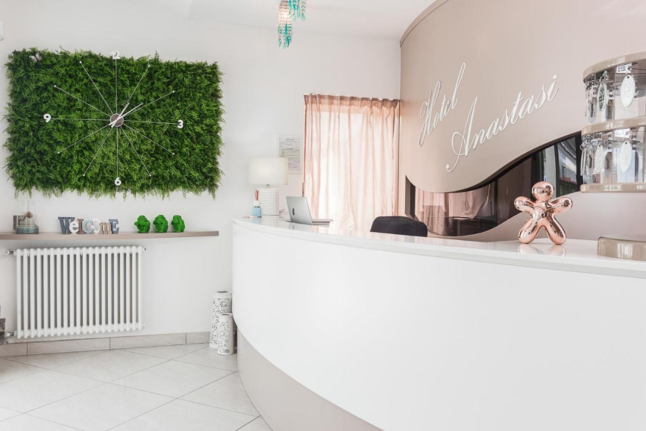 Anastasi Hotel E Residence Cervia Buitenkant foto