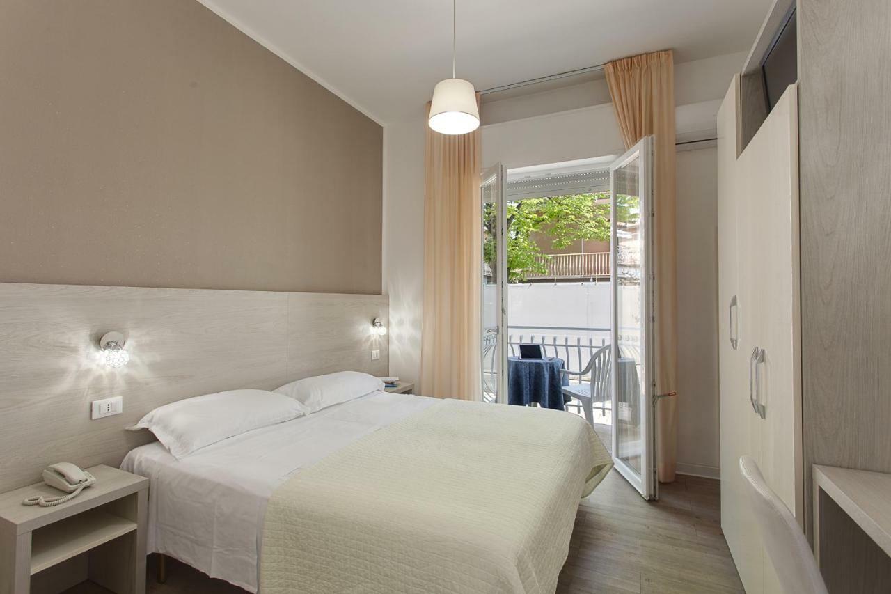 Anastasi Hotel E Residence Cervia Buitenkant foto